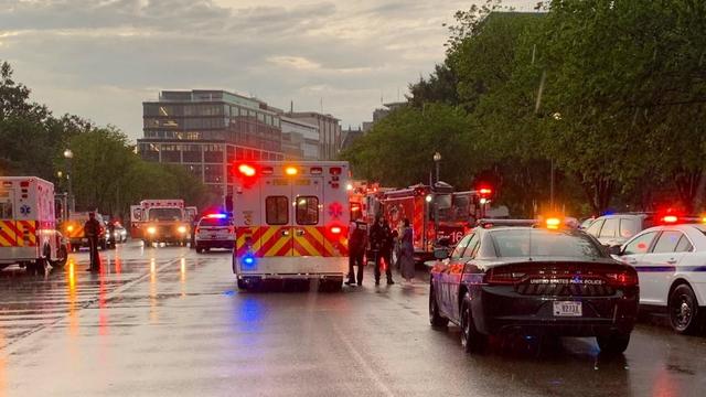 4 hurt in possible lightning strike near White House 