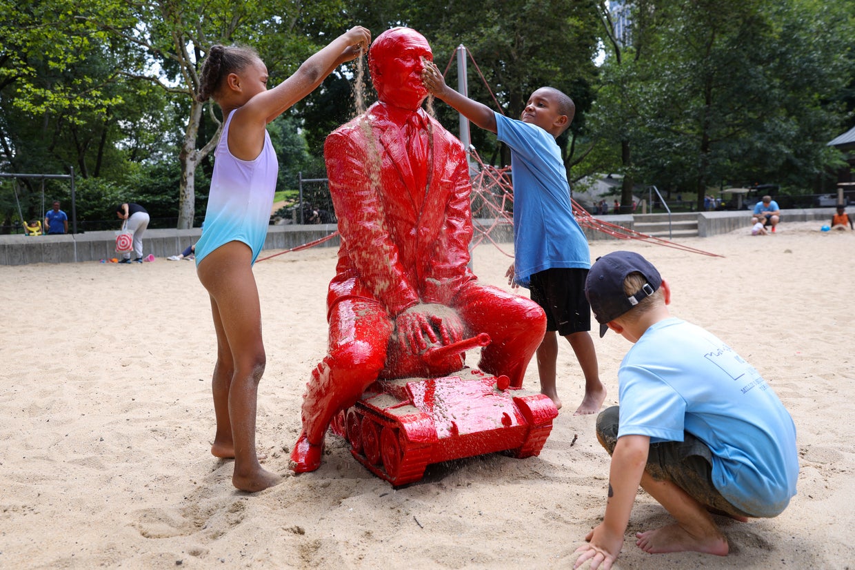 Statue of Russian President Vladimir Putin appears in New York City's ...