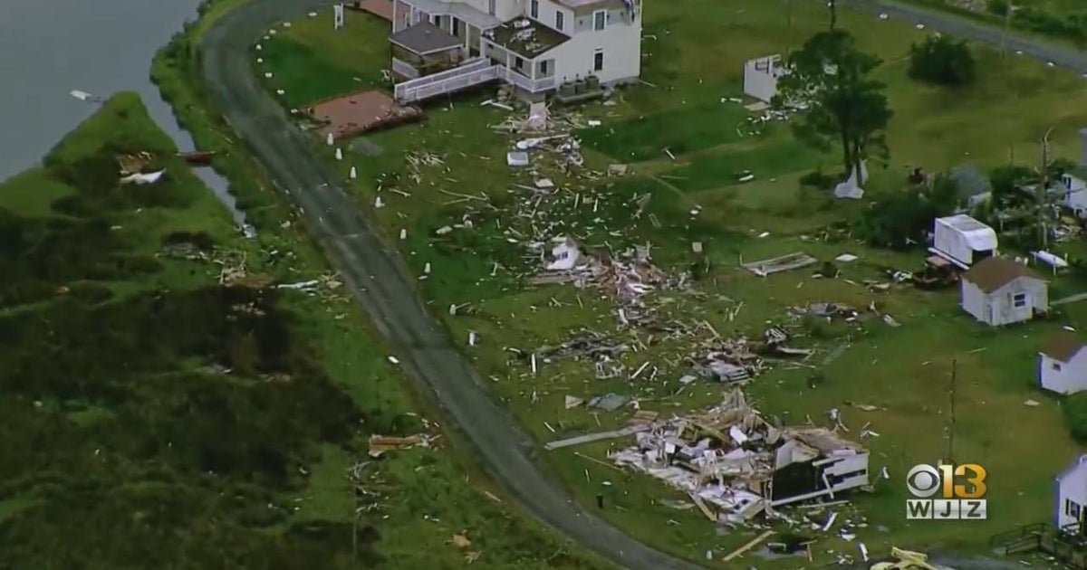Shocking footage shows waterspout leaving 'significant damage' on Smith