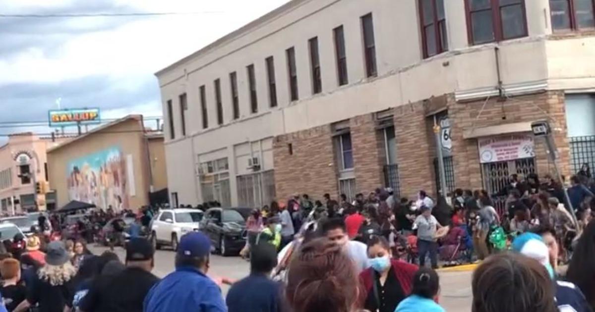 SUV drives into parade in New Mexico, injures several people including two officers