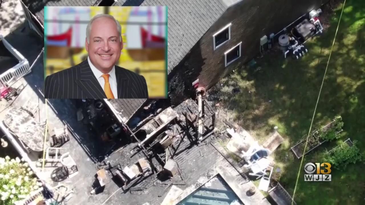 Man, wife & teen daughter killed in house fire in Garden City, Long Island  - ABC7 New York