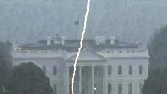 Photo of lightning strike in Washington D.C. 