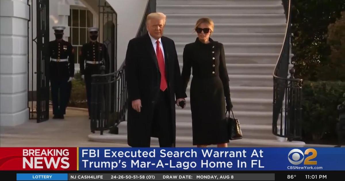 Fbi Executes Search Warrant At Trumps Mar A Lago Home In Florida Cbs