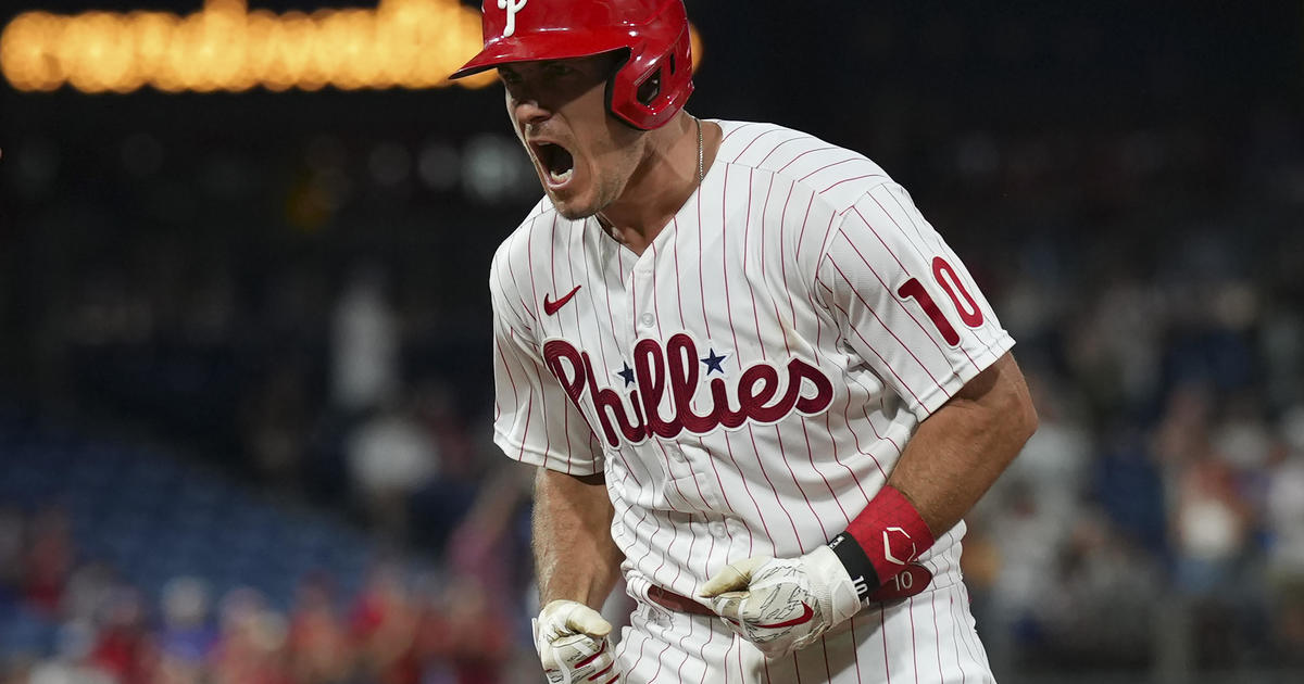 Realmuto, Wheeler lead Phils past Marlins 4-1 for 6th in row
