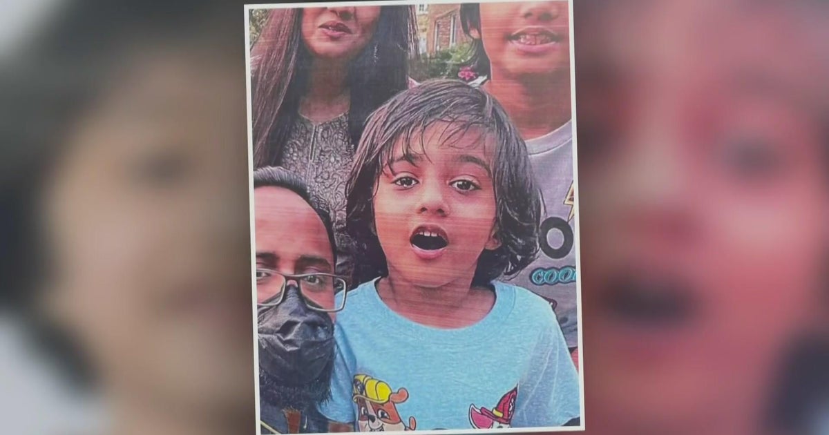 Parents mourn 5-year-old son hit and killed by 2 cars in Chicago - CBS ...