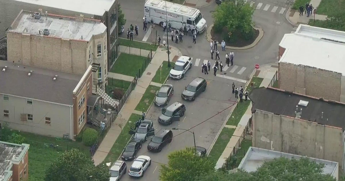 Man shot by police on Near West Side charged for assault of an officer ...