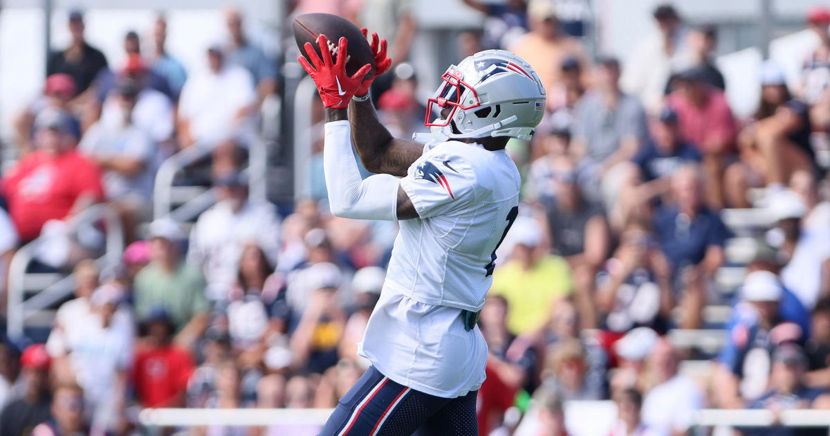 DeVante Parker catching on in New England with some big receptions and  loads of confidence - CBS Boston