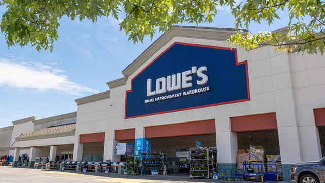 Lowe's store in California 