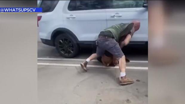 Deputies investigate fight between man, teenage boy outside Valencia coffee shop 