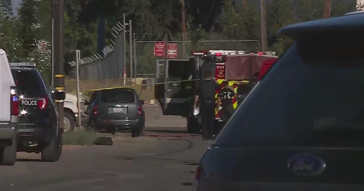 Dead body found inside burning RV in Sacramento
