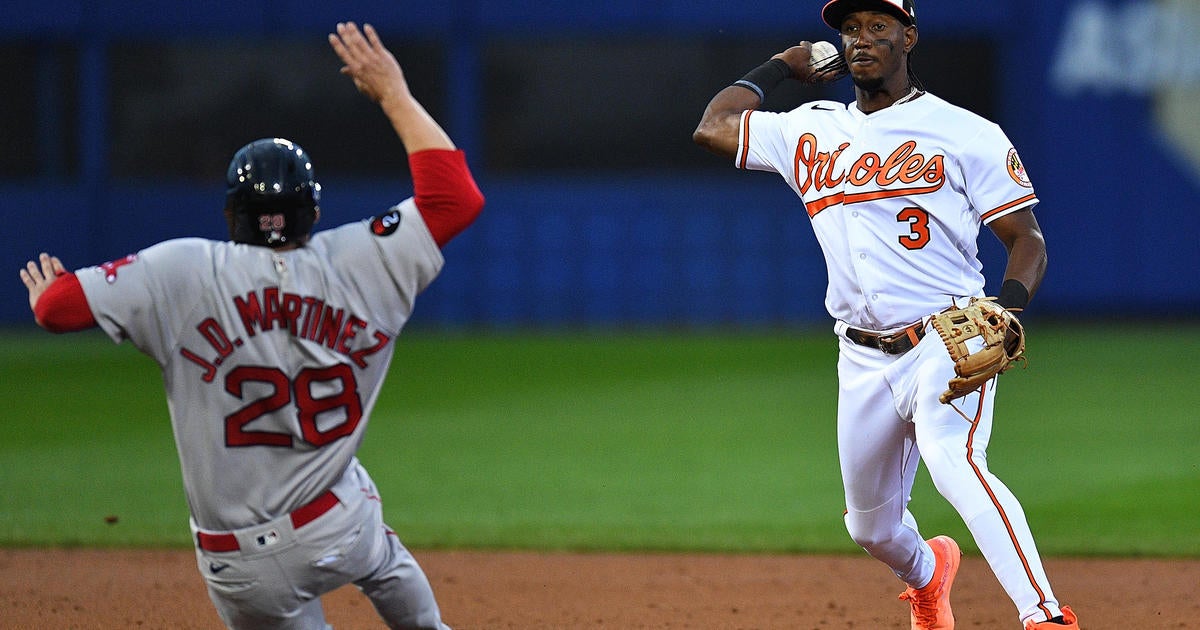 Mateo lifts Orioles past Boston in MLB Little League Classic