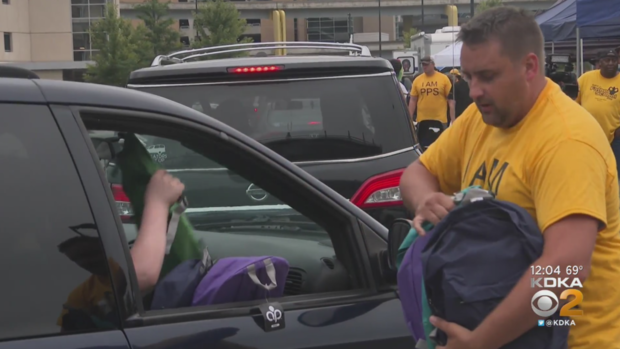 pittsburgh-public-schools-backpack-giveaway.png 