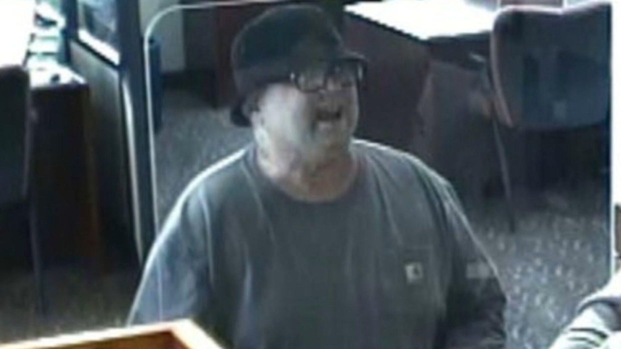 Boulder police search for Vetra Bank robber - CBS Colorado
