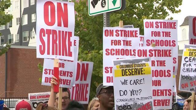 0824-ctm-oh-teachers-strike-preston-1226220-640x360.jpg 