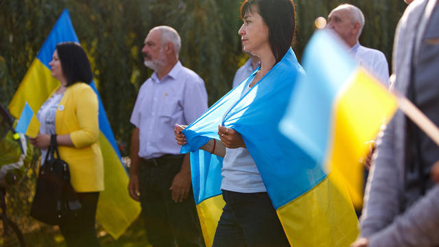 cbsn-fusion-ukraine-celebrates-independence-day-6-months-after-russias-invasion-thumbnail-1226696-640x360.jpg 