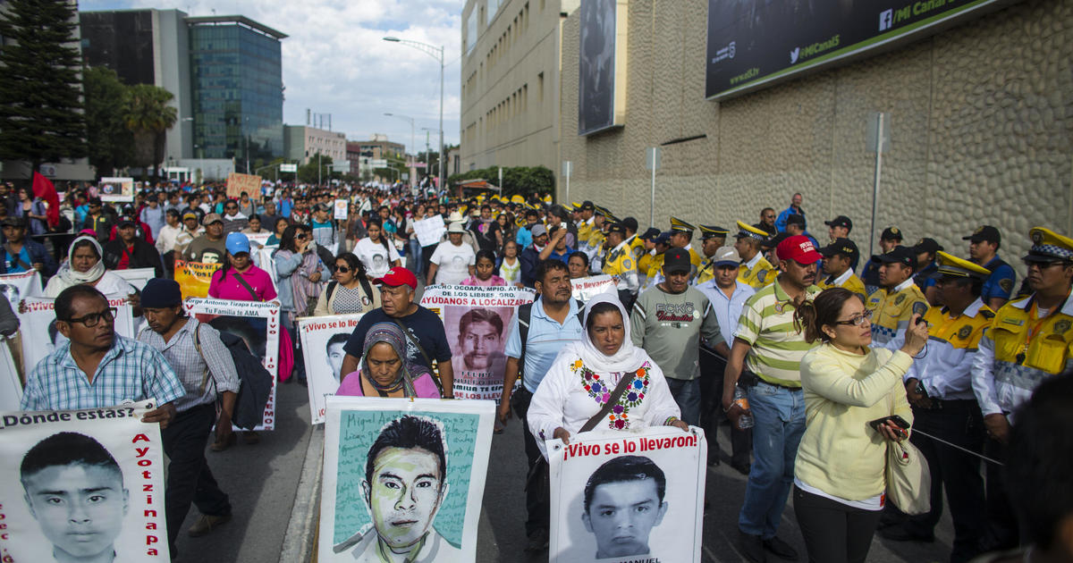 Mexico arrests retired general and 3 other Army members in case of 43 missing students