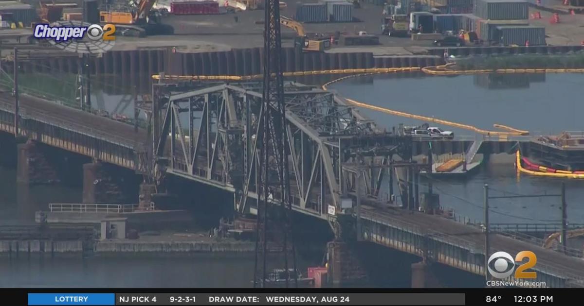 NJ Transit suspended because Portal Bridge stuck open - CBS New York