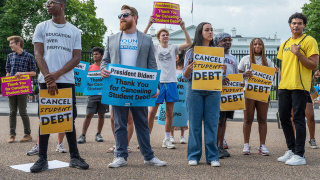 cbsn-fusion-biden-administration-faces-pushback-over-student-loan-debt-thumbnail-1233428-640x360.jpg 