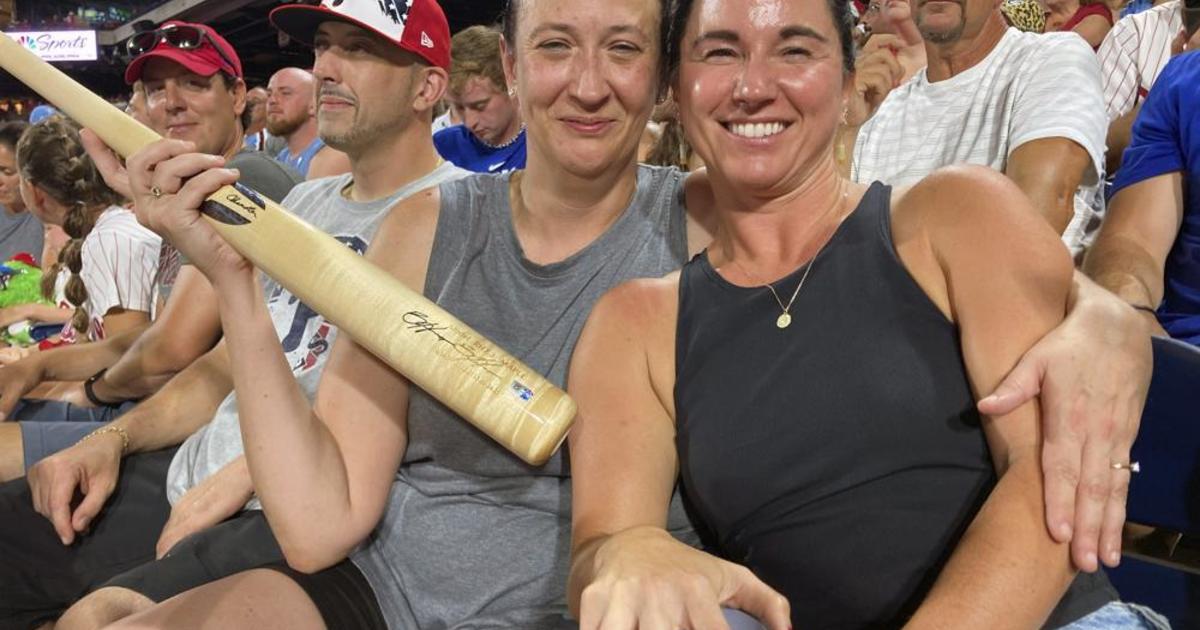 Pirates – Phillies: Oneil Cruz bat flies into stands, scares fans