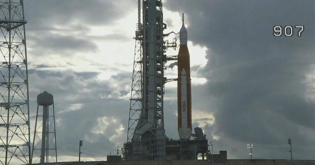 Nasa Delays Artemis I Launch After Hydrogen Fuel Leak Detected Cbs News