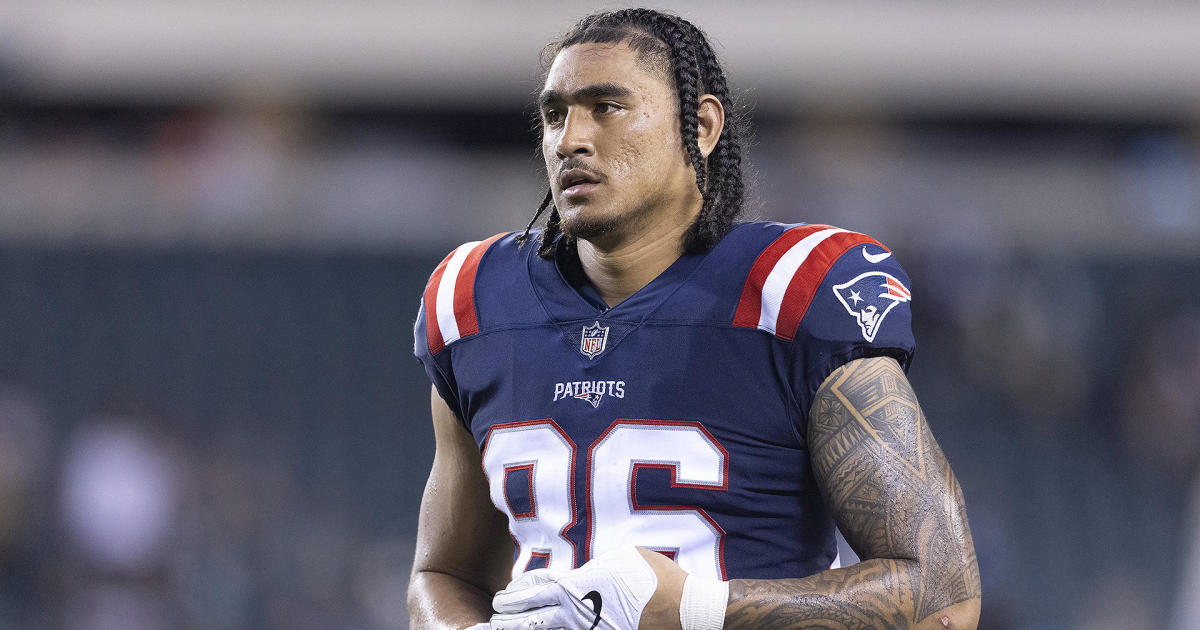 The Patriots make a SHOCKING selection in Devin Asiasi with the 91st pick