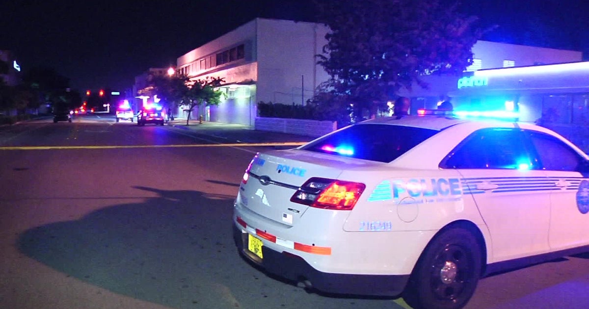 Bicyclist struck, killed in NE Miami
