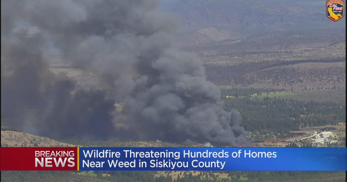 Hundreds of homes threatened by fire in Siskiyou County town of Weed