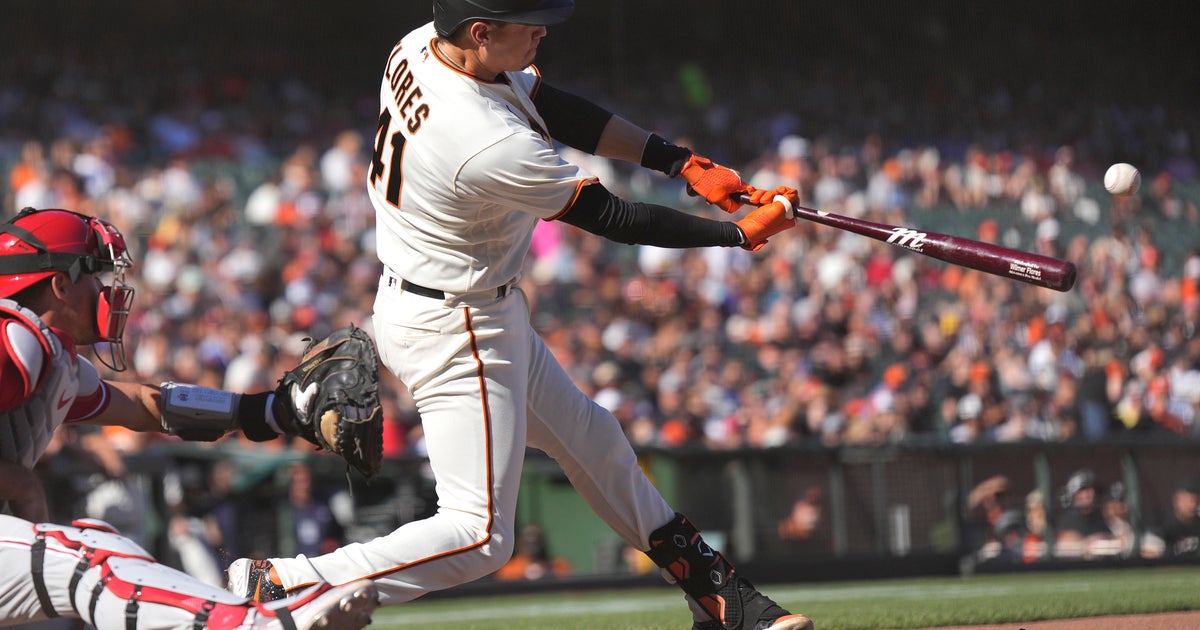 Flores hits game-ending, 2-run homer, Giants sweep Phillies