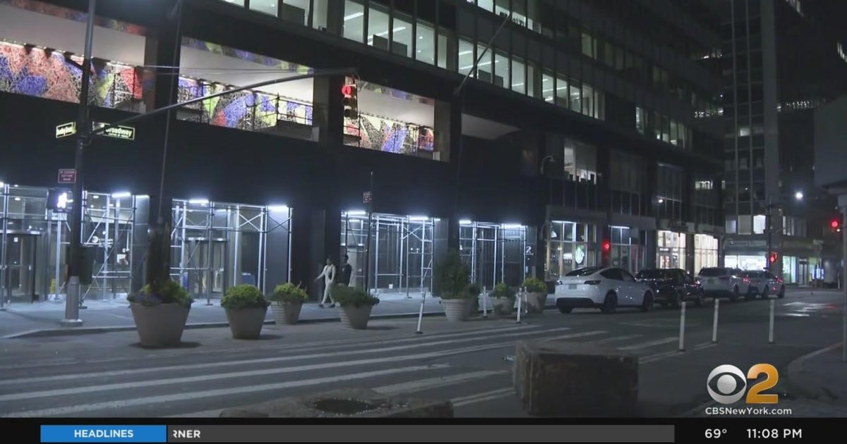 Suspect arrested in machete attack in Lower Manhattan - CBS New York