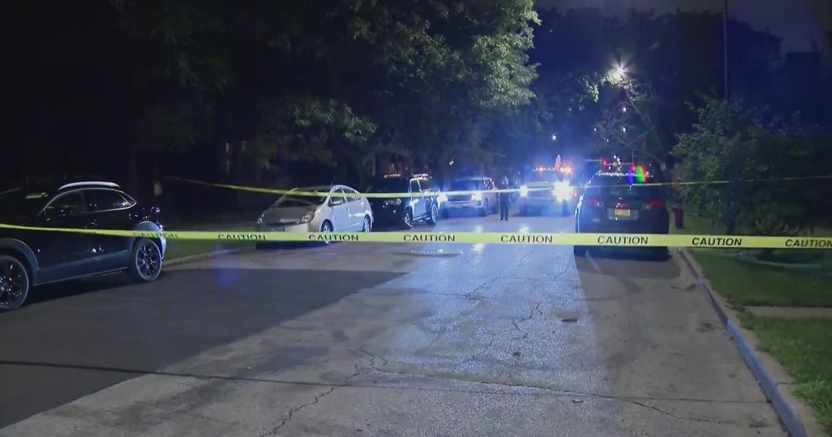 2 teens shot while walking in Englewood - CBS Chicago