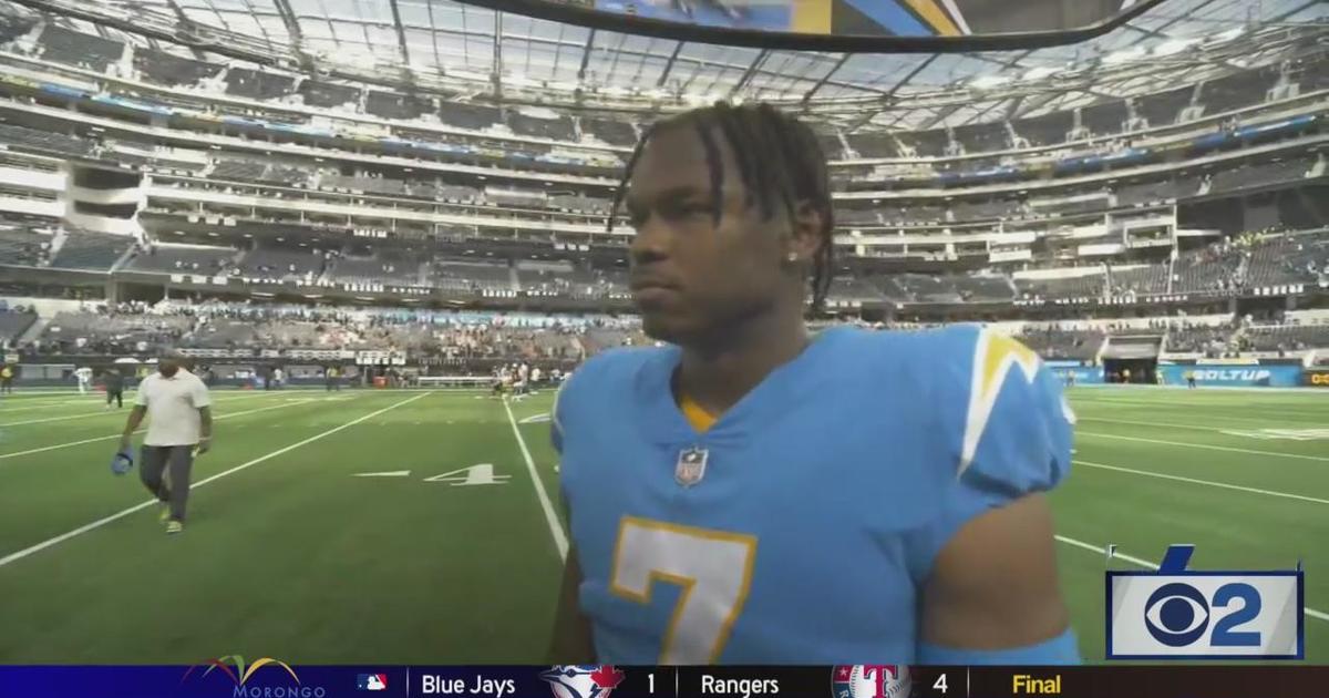 Chargers Te Gerald Everett Breaks Down Victory Over Raiders Cbs Los