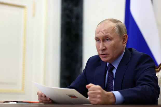 Russia's Vladimir Putin faces rare criticism at home as Ukraine's troops reclaim ground