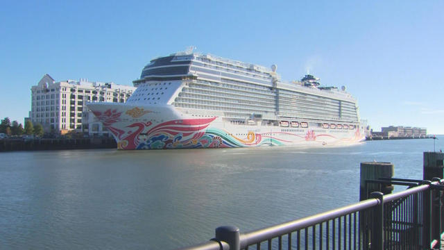 norwegian-cruise-ship.jpg 