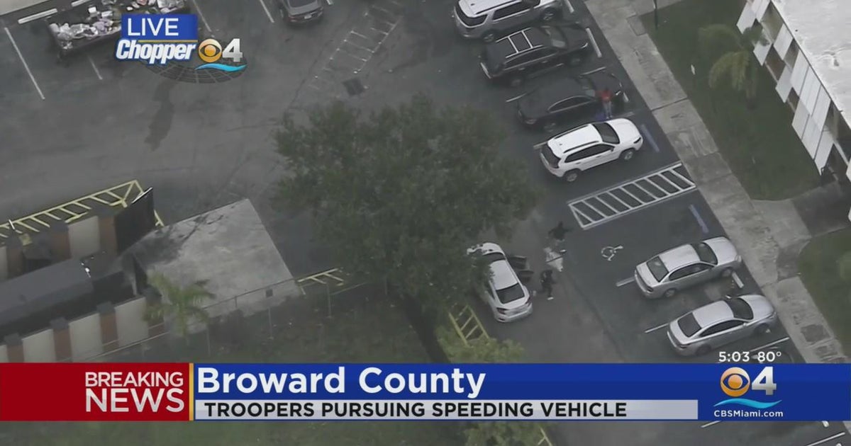 Broward police pursue car robbery suspects CBS Miami