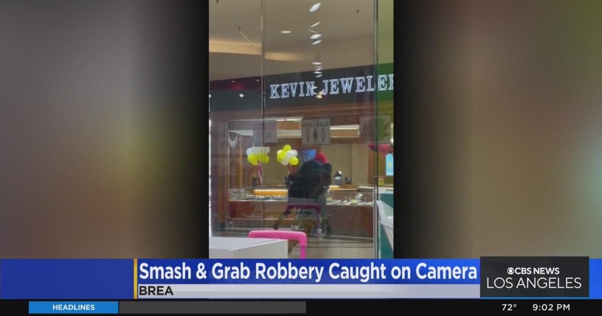 Police searching for four smash and grab robbers that hit Brea Mall
