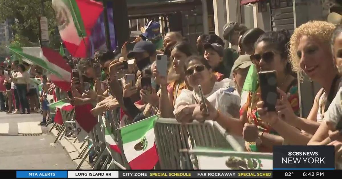 Thousands pack the streets of Manhattan for Mexican Day Parade CBS