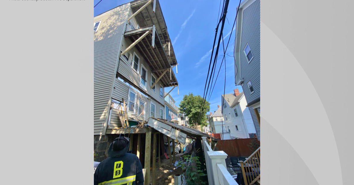 Worker injured after porch collapse in Boston - Oprice.in