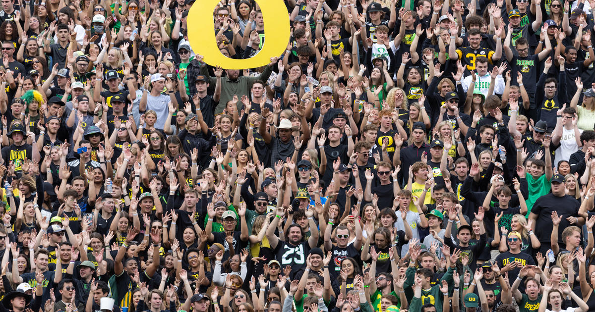 University of Oregon apologizes for "offensive and disgraceful" anti-Mormon chant during BYU football game