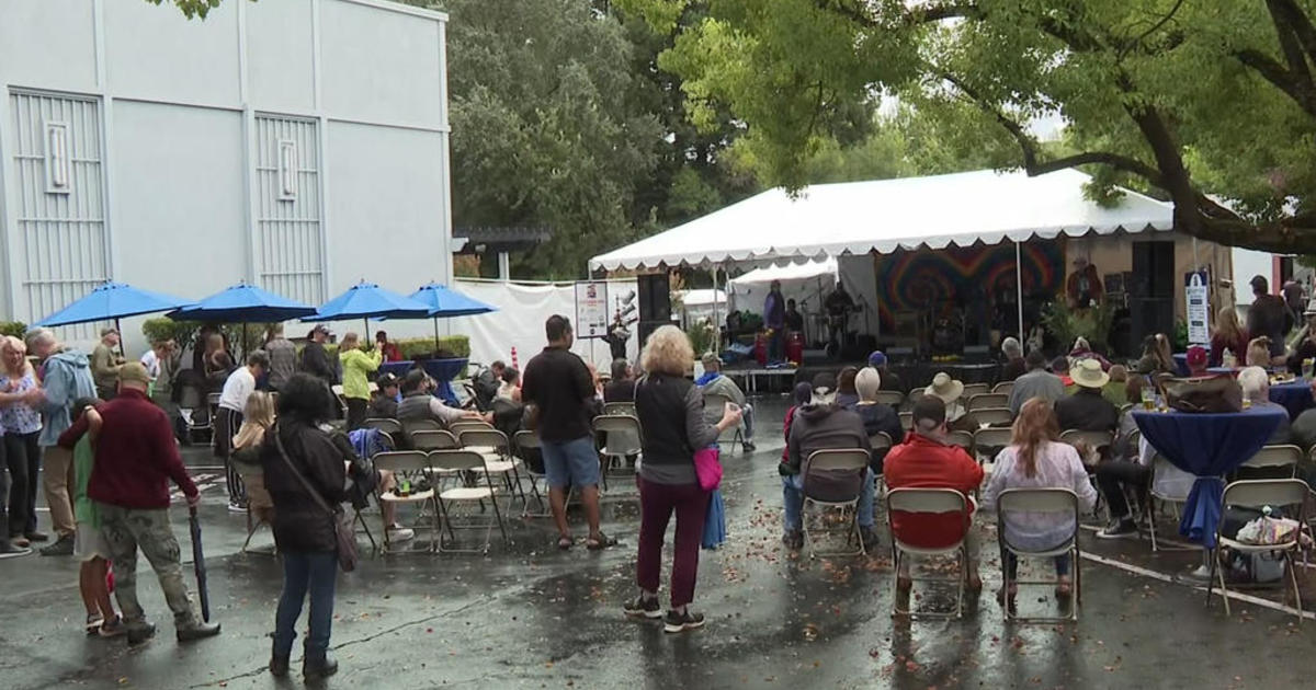 Crowds defy rain Sunday at the Lafayette Art and Wine Festival CBS