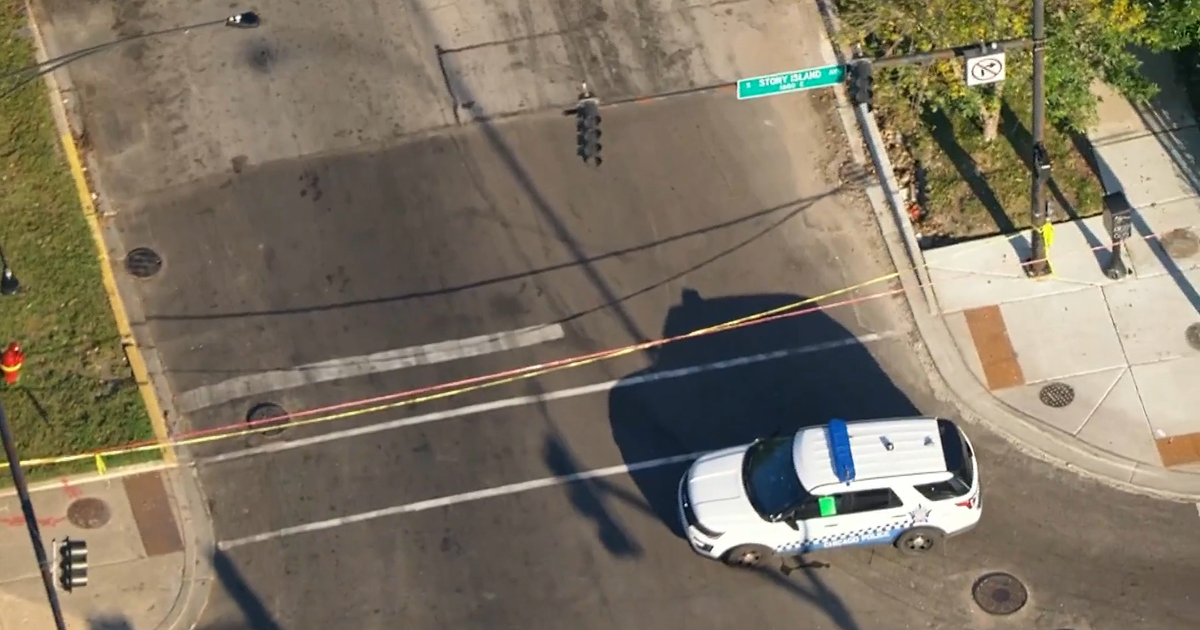 Shooting in Calumet Heights leaves man in critical condition CBS Chicago