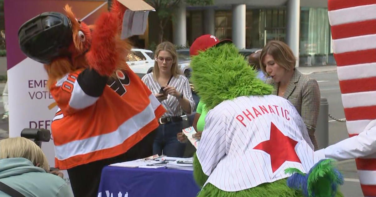 Election 2022: Gritty and the Phanatic help get more Philly voters  registered - WHYY - WHYY