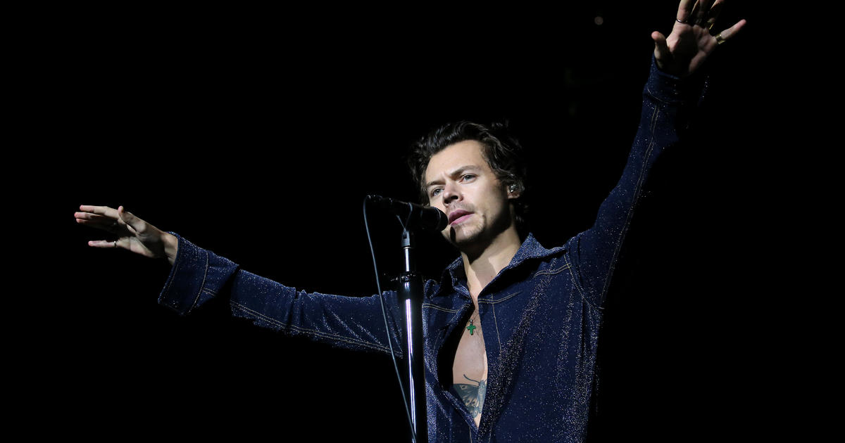 Harry Styles says goodbye to Madison Square Garden after selling