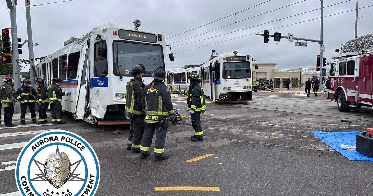 multiple-injuries-reported-as-rtd-light-rail-derails-in-aurora