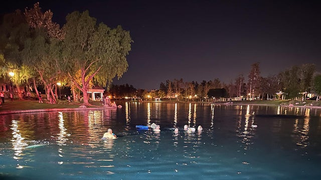 car-into-lake-rescue.jpg 