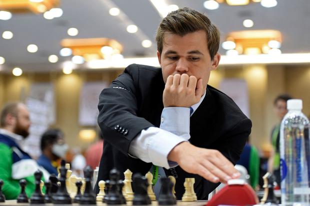 World chess champion Magnus Carlsen quits game after just one move amid cheating controversy