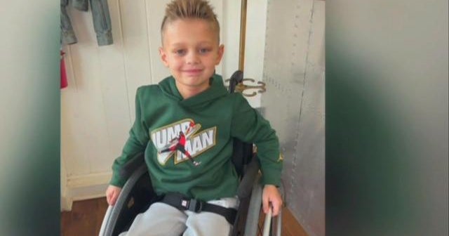 Cooper Roberts, boy paralyzed in parade shooting, returns home - CBS News