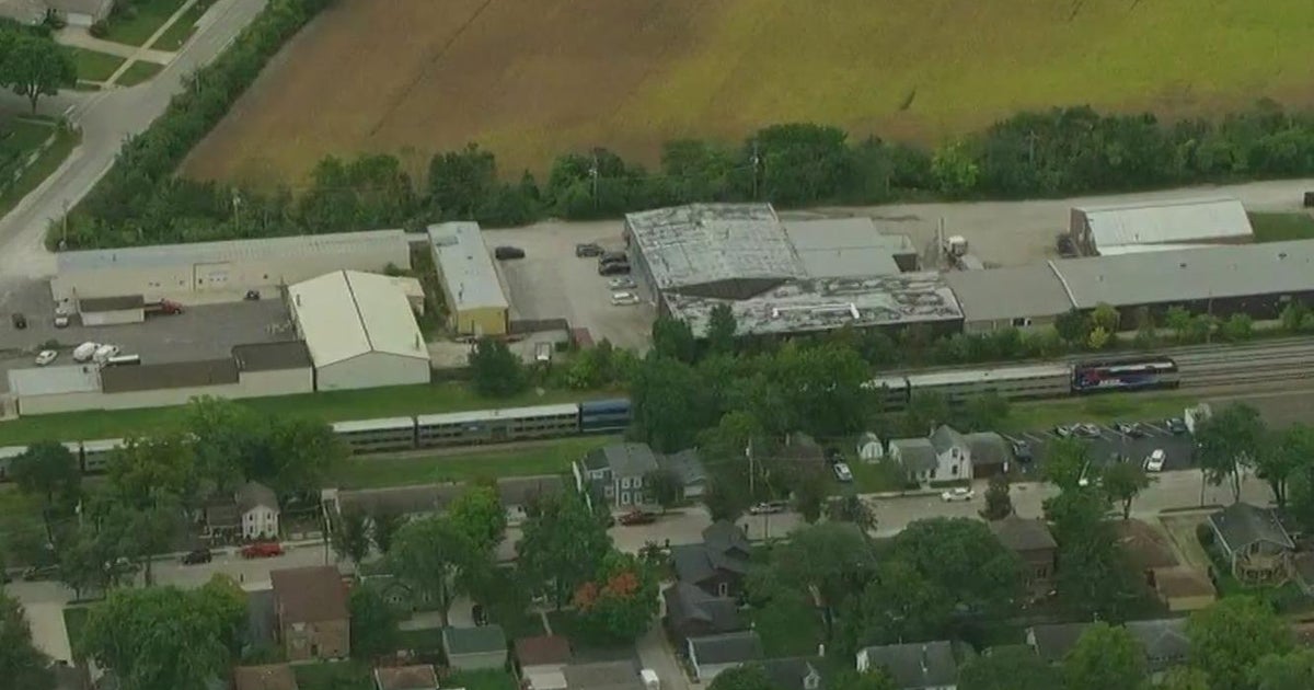 Pedestrian hit by Metra train in suburban Mokena - CBS Chicago