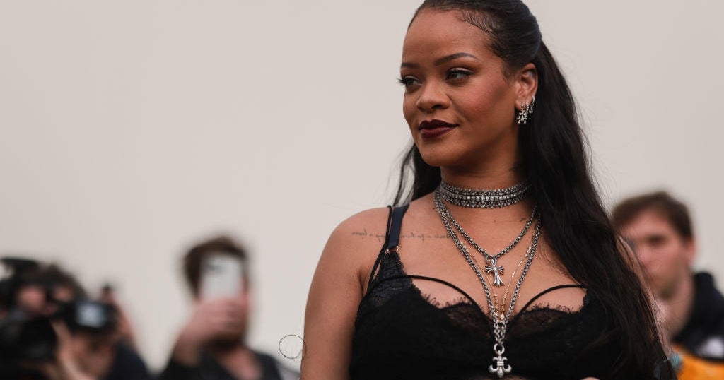 Super Bowl halftime show rumors 2023: Apparently pregnant Rihanna's  surprise guest was her baby - DraftKings Network