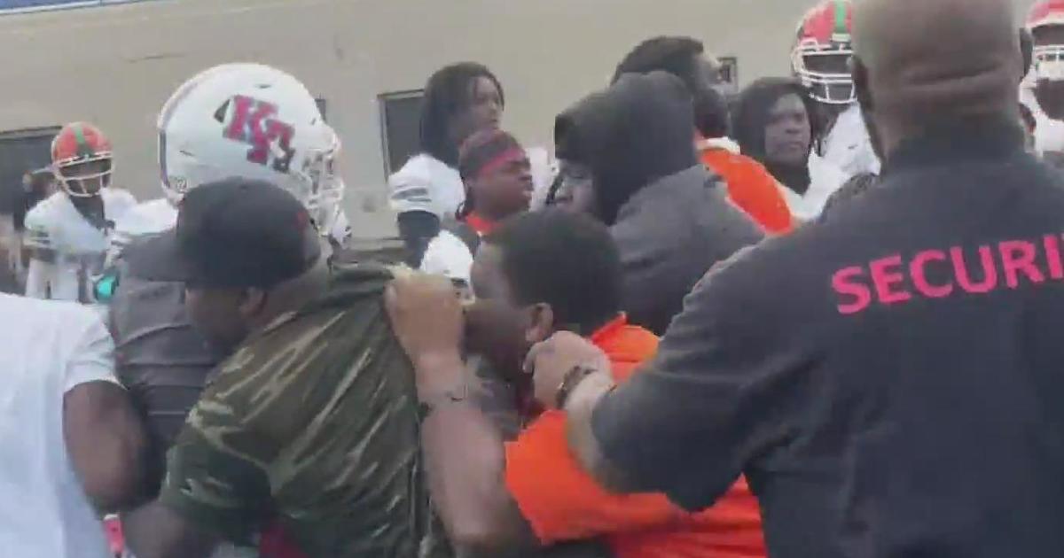 Players face suspensions after fight during Kenwood Academy vs. Morgan Park football game
