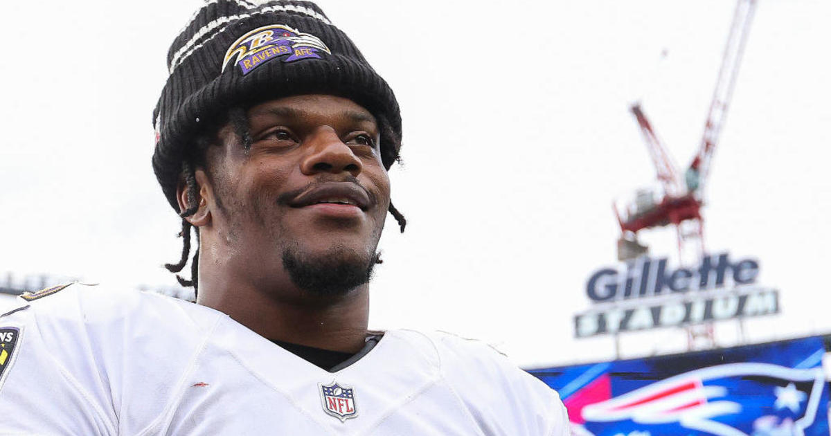 Ravens QB Lamar Jackson misses second straight practice with 'soft-tissue  thing,' reportedly dealing with groin injury